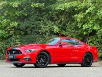 FORD MUSTANG