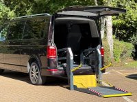 VOLKSWAGEN TRANSPORTER SHUTTLE